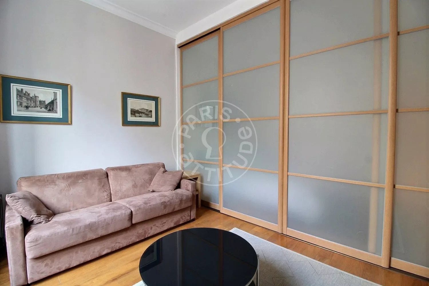 Appartement Rue de Berri à Paris