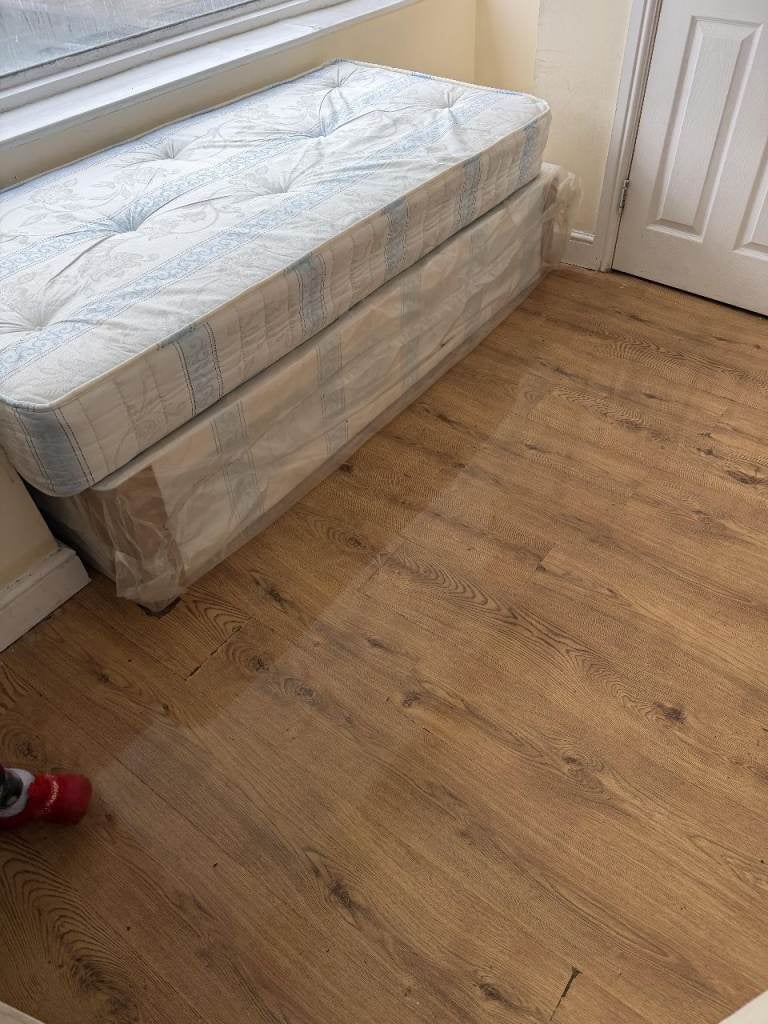 Room Coniston Avenue in Greater London