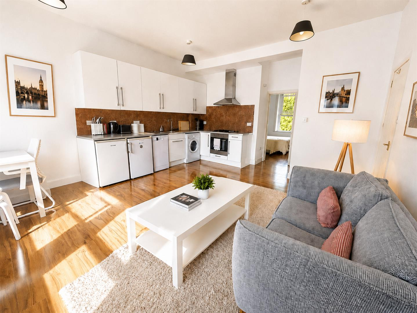 Flat Darlaston Road in Greater London