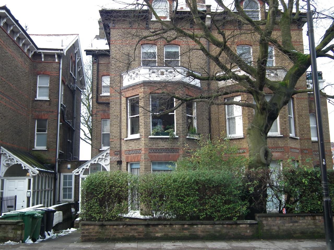 Flat Fitzjohn's Avenue in Greater London