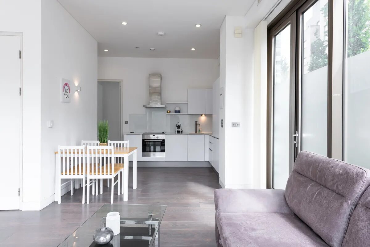Flat Haven Way in Greater London