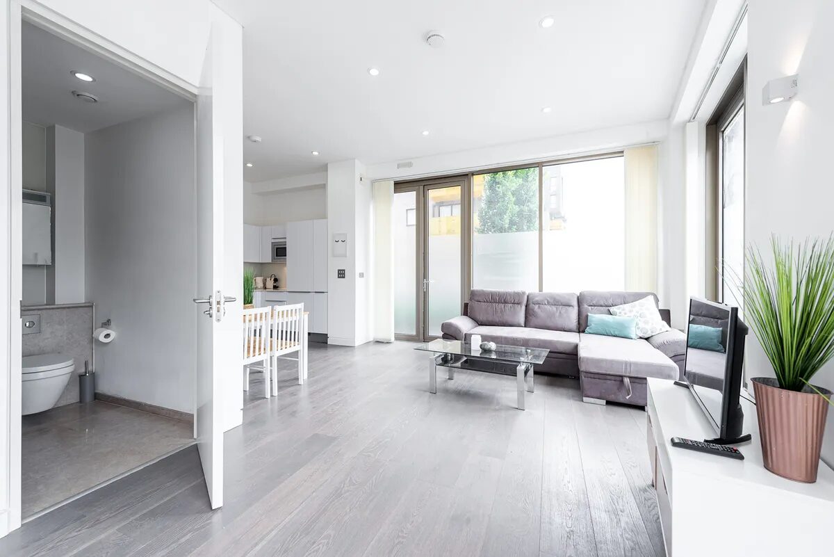 Flat Haven Way in Greater London