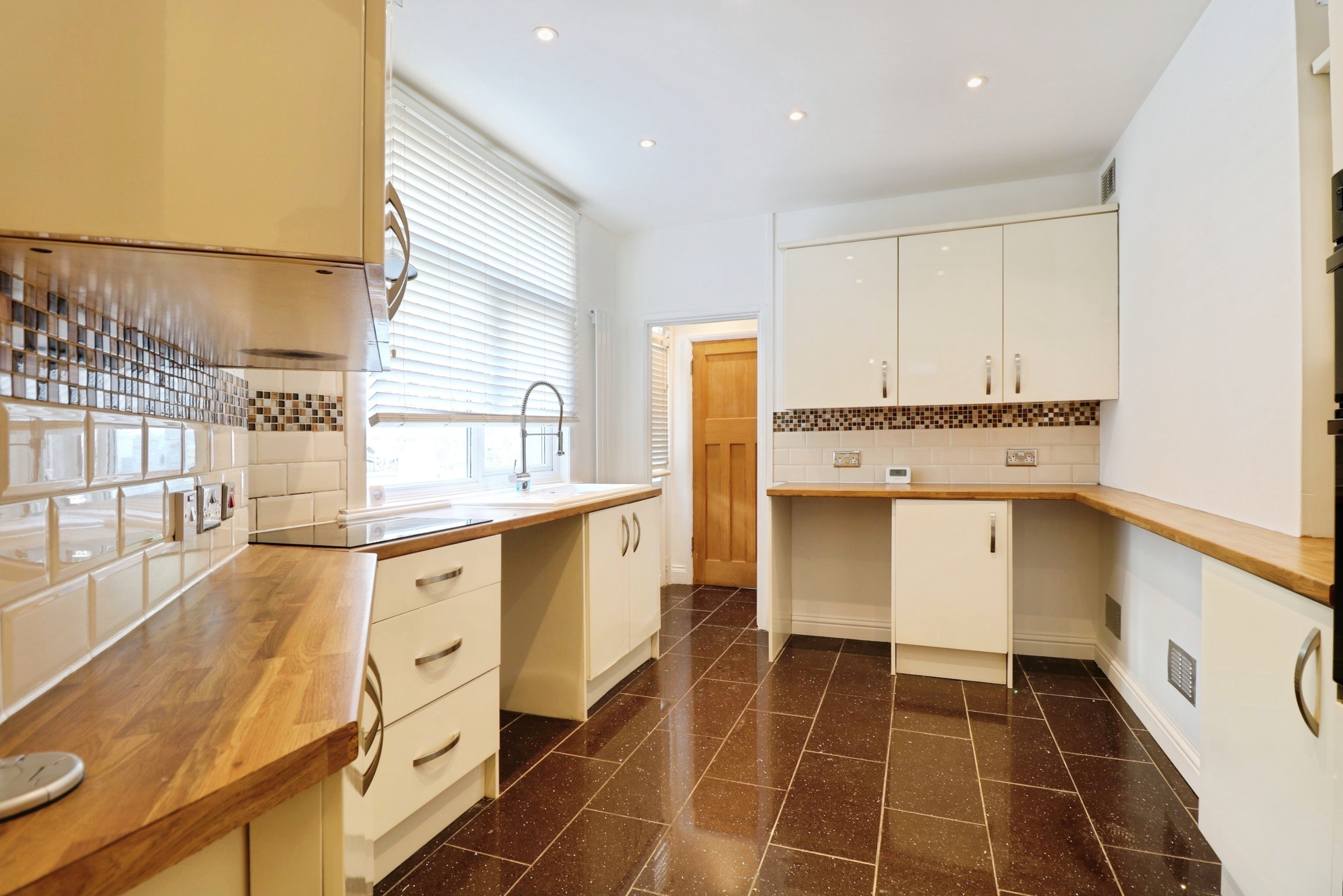 Flat Prince Avenue in Southend-on-Sea