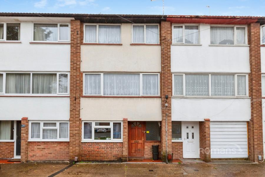 Flat Dedworth Road in Windsor