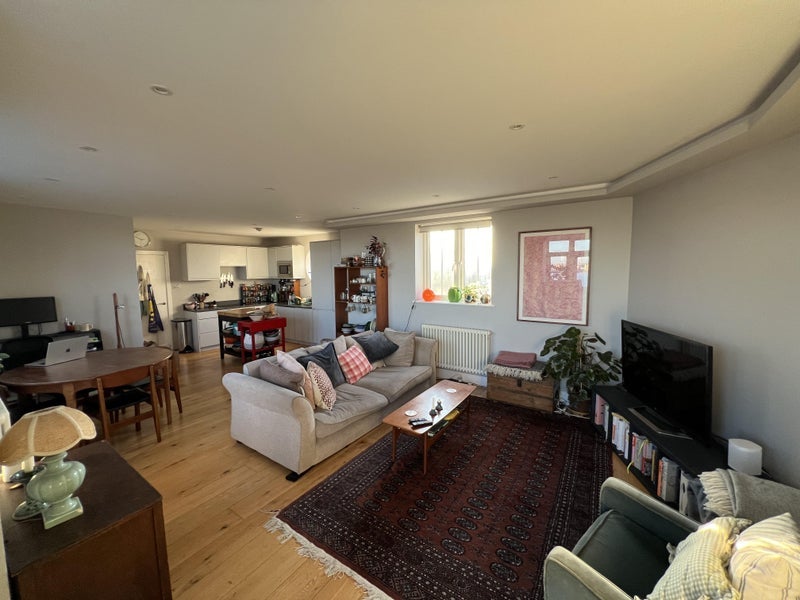 Room Francis Road in Greater London