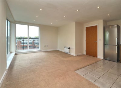 Flat Victoria Way in Woking