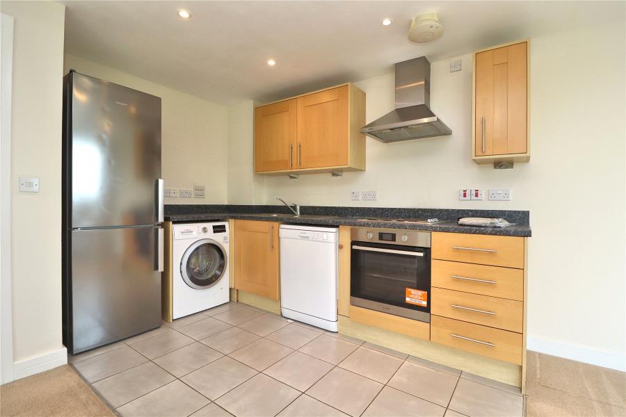 Flat Victoria Way in Woking