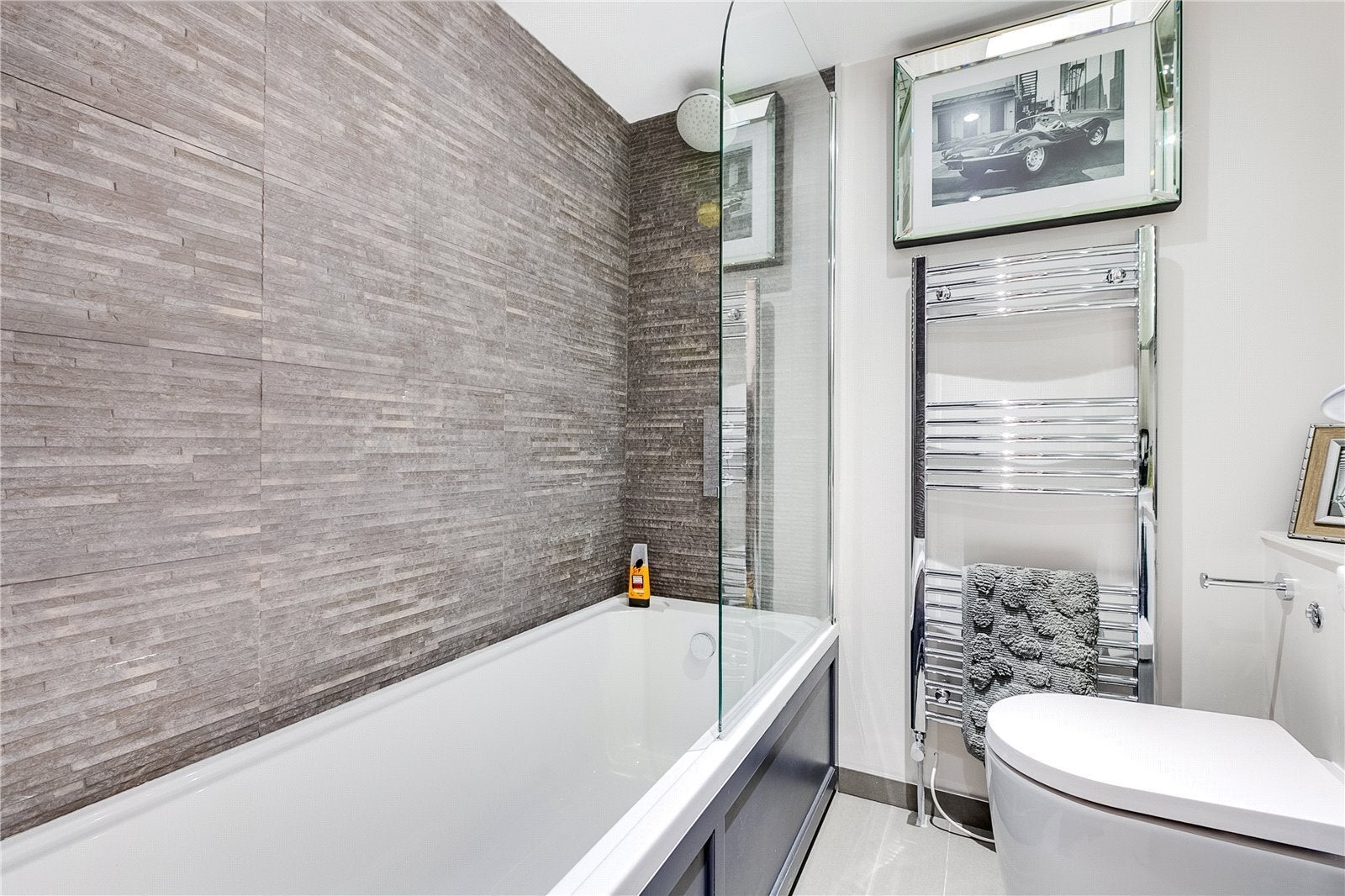 Flat Onslow Mews West in Greater London