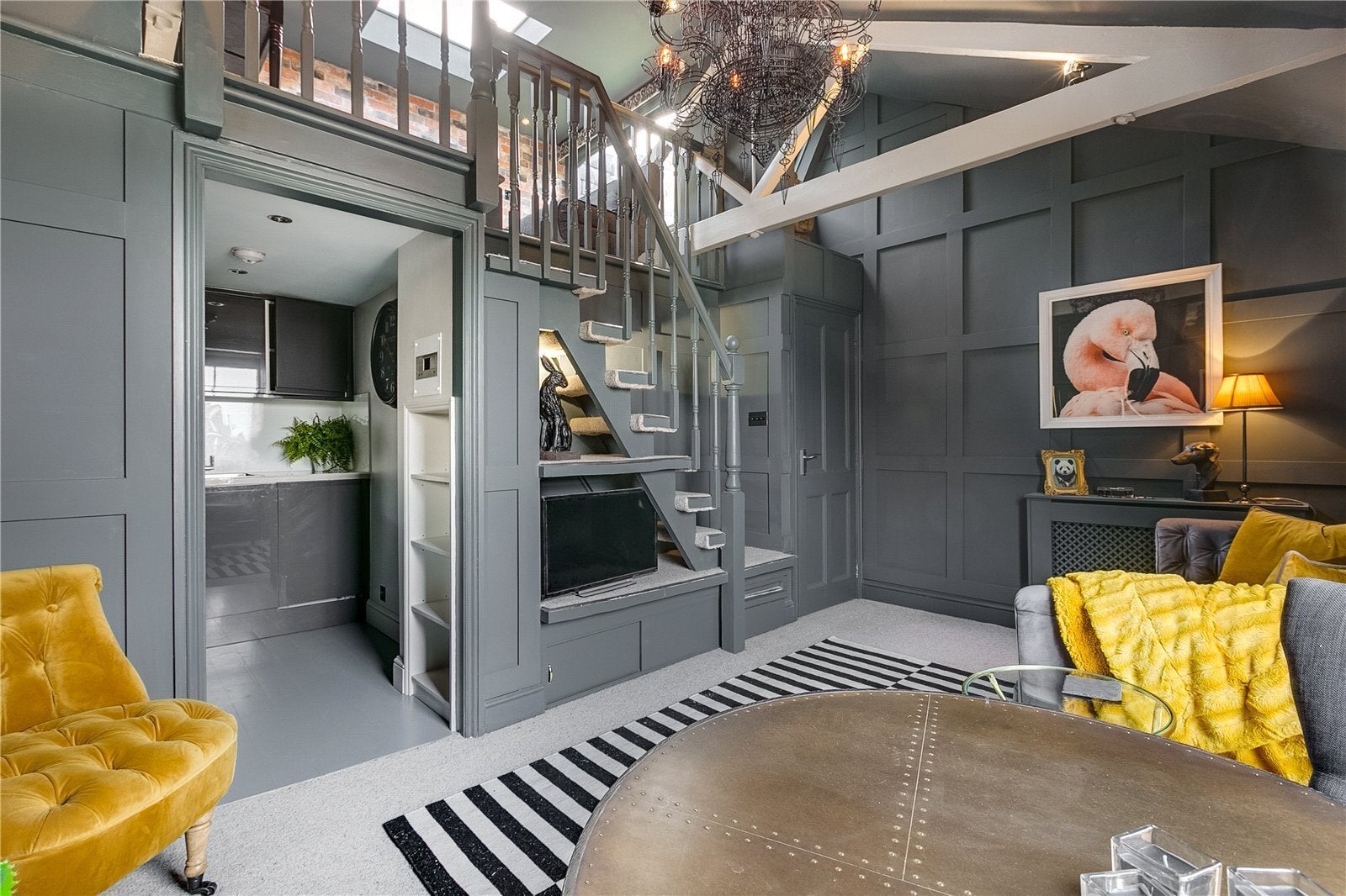 Flat Onslow Mews West in Greater London