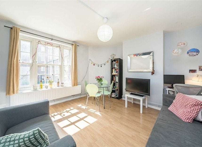 Flat Kennington Park Road in Greater London