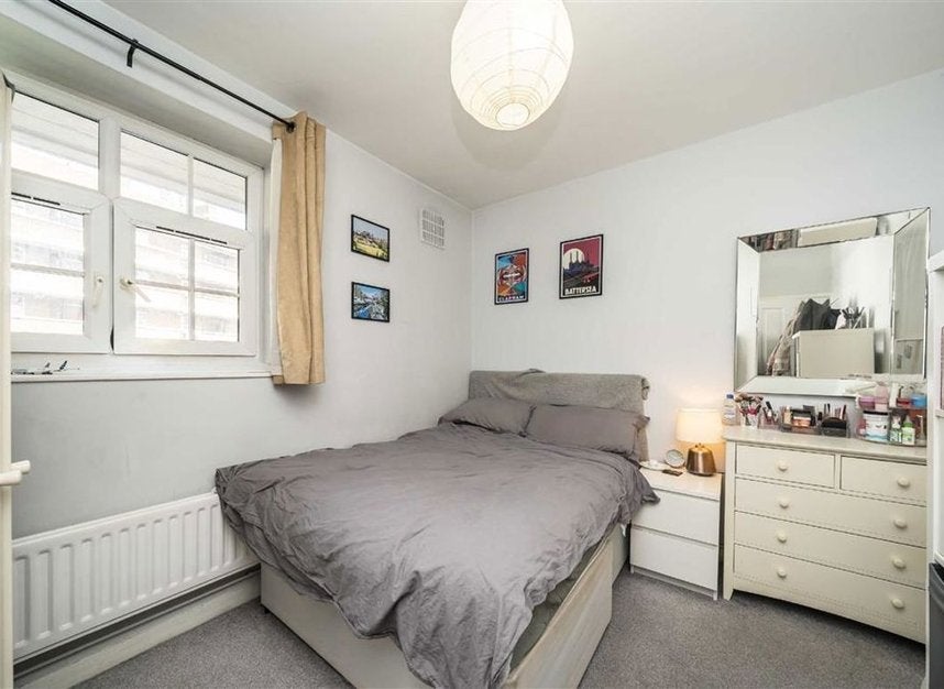 Flat Kennington Park Road in Greater London