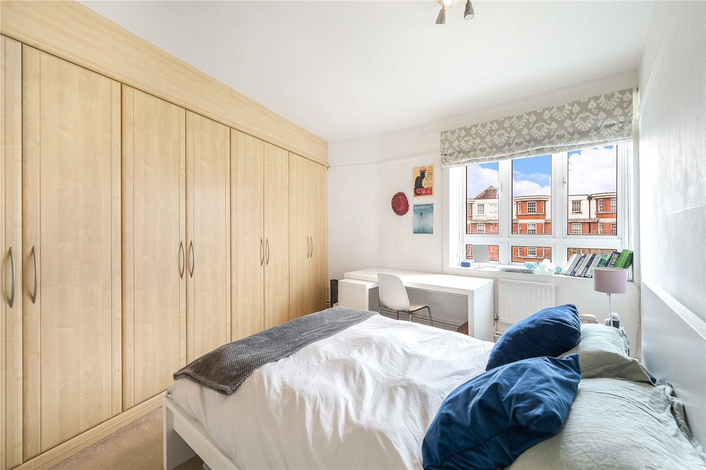 Flat Lucan Place in Greater London