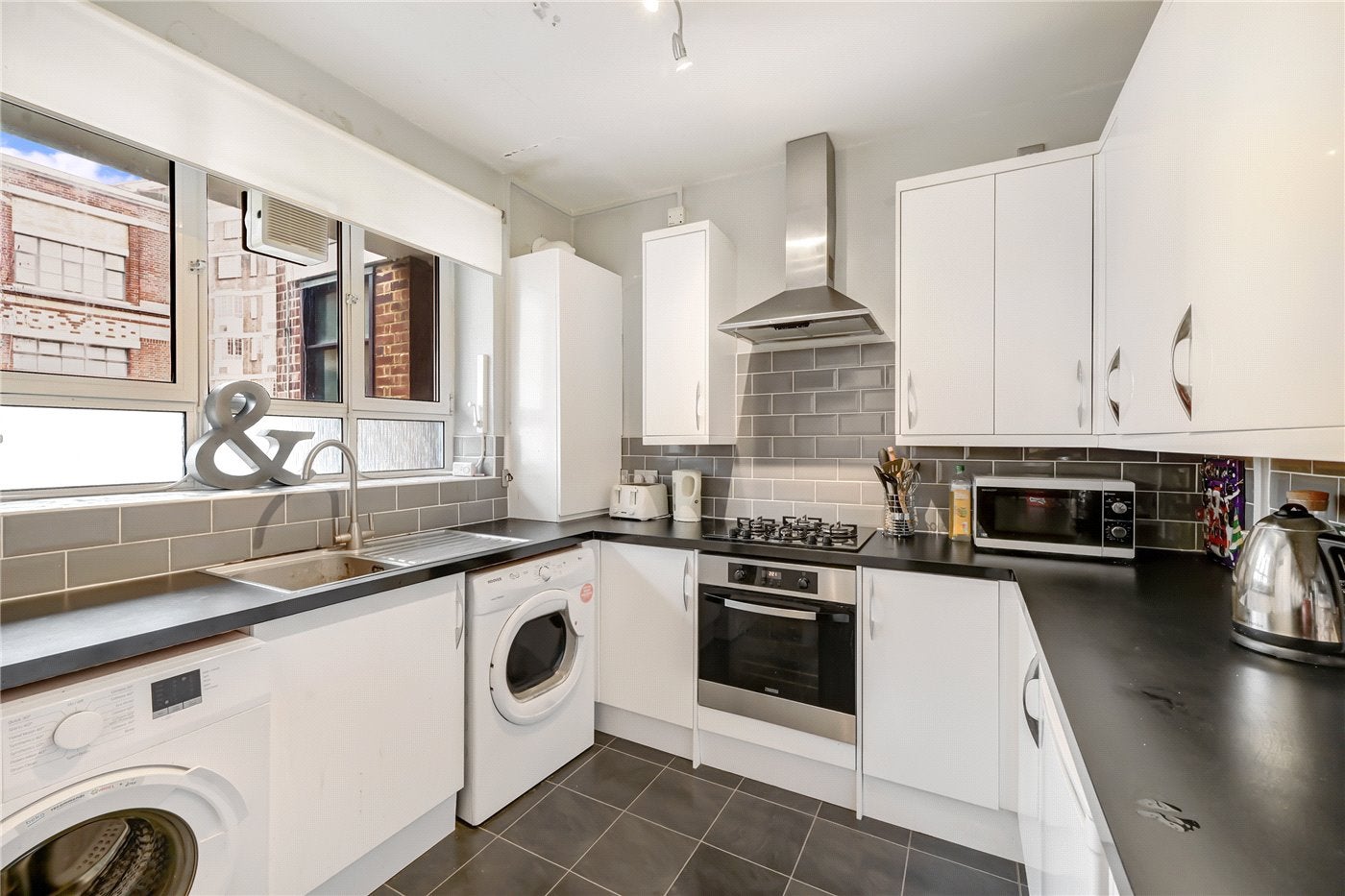 Flat Lucan Place in Greater London