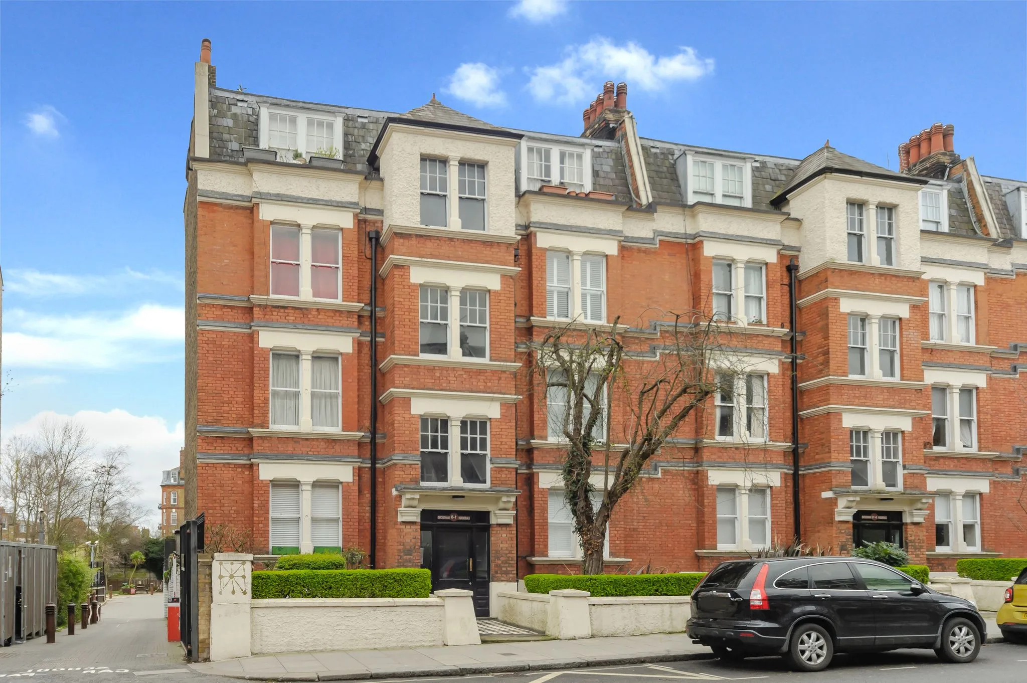 Flat Mill Lane in Greater London