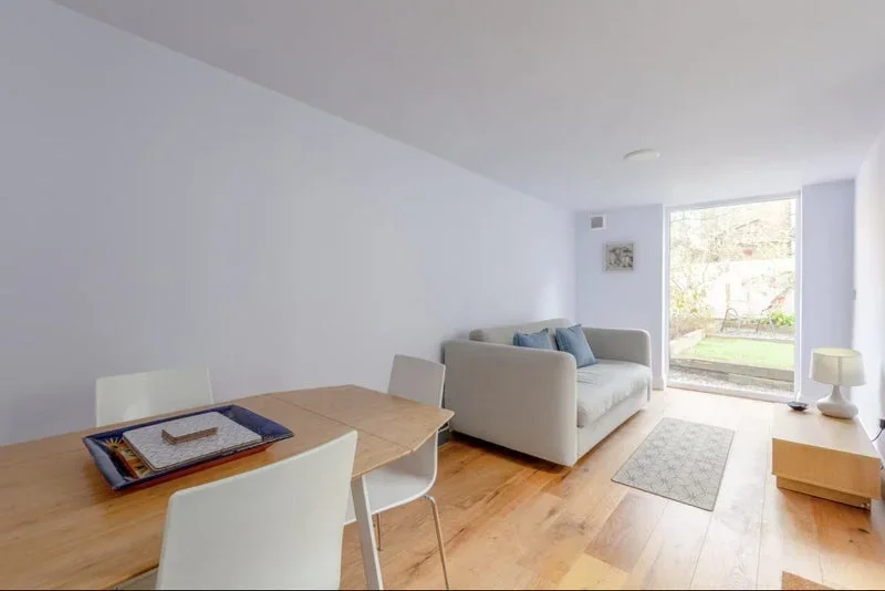 Flat Consort Road in Greater London