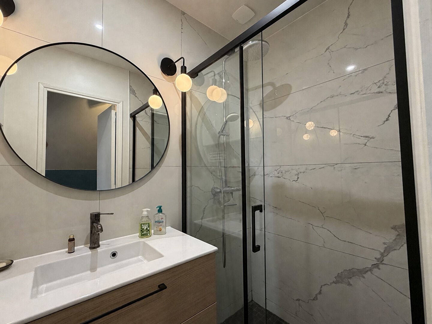 Flat Rue Chaptal in Levallois-Perret