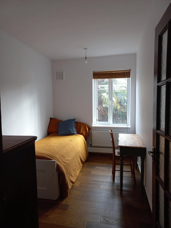 Room Denmark Hill in Greater London