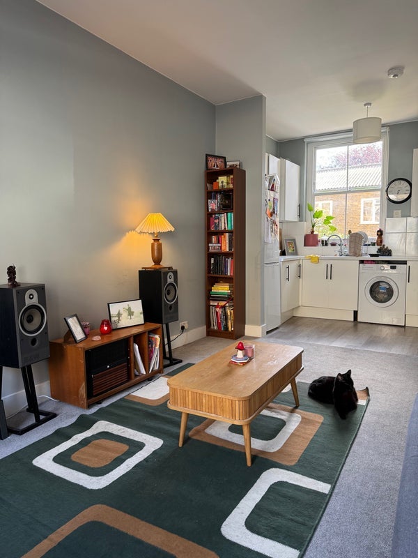 Room Chatsworth Road in Greater London