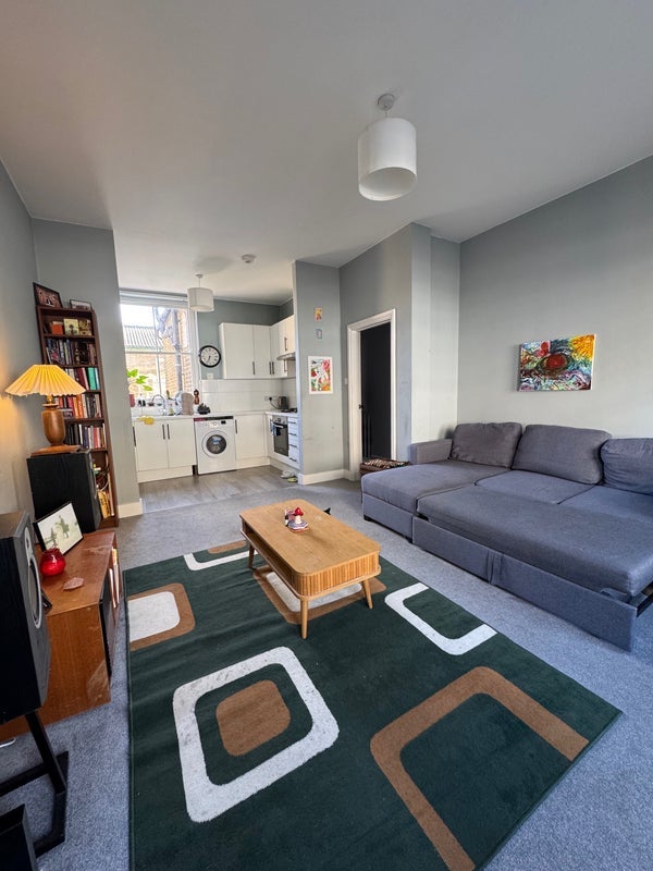 Room Chatsworth Road in Greater London