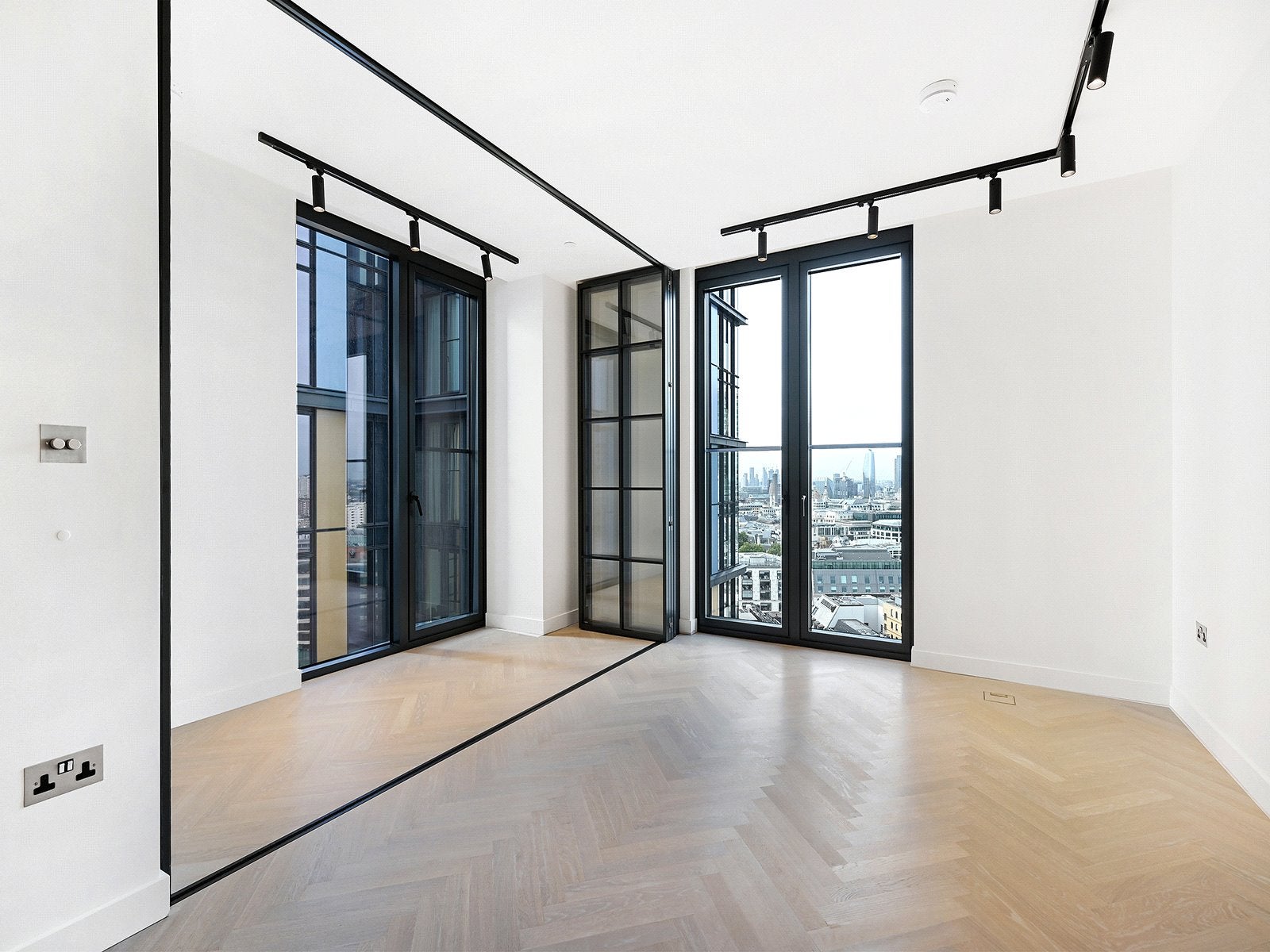 Flat Earl Street in Greater London