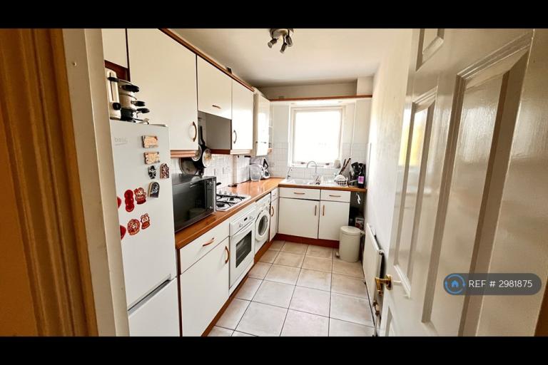 Flat Homesdale Road in Greater London