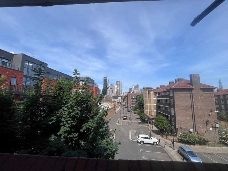 Flat Browning Street in Greater London