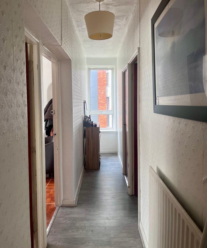 Flat Browning Street in Greater London