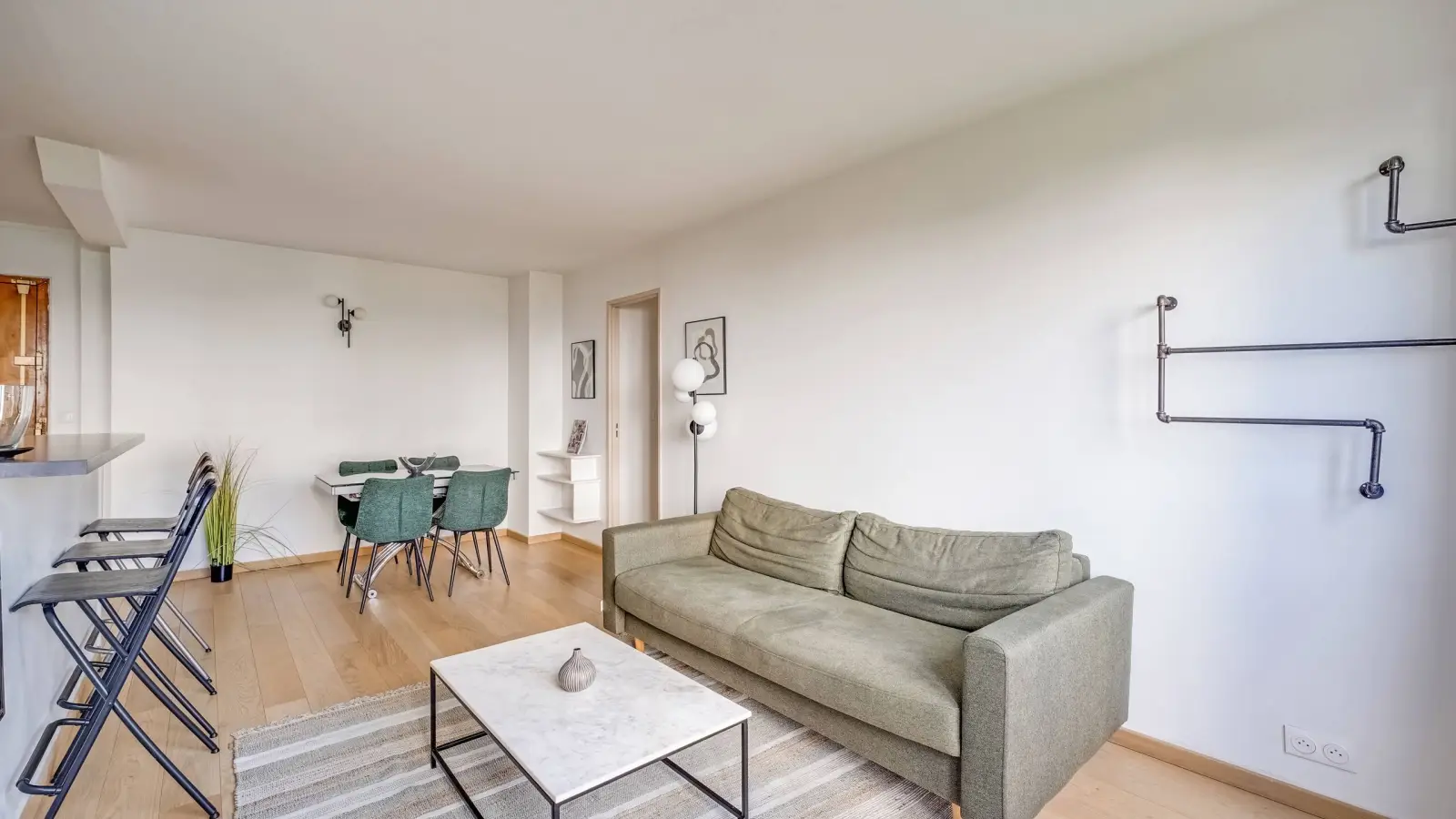 Flat Rue Léon Frot in Paris