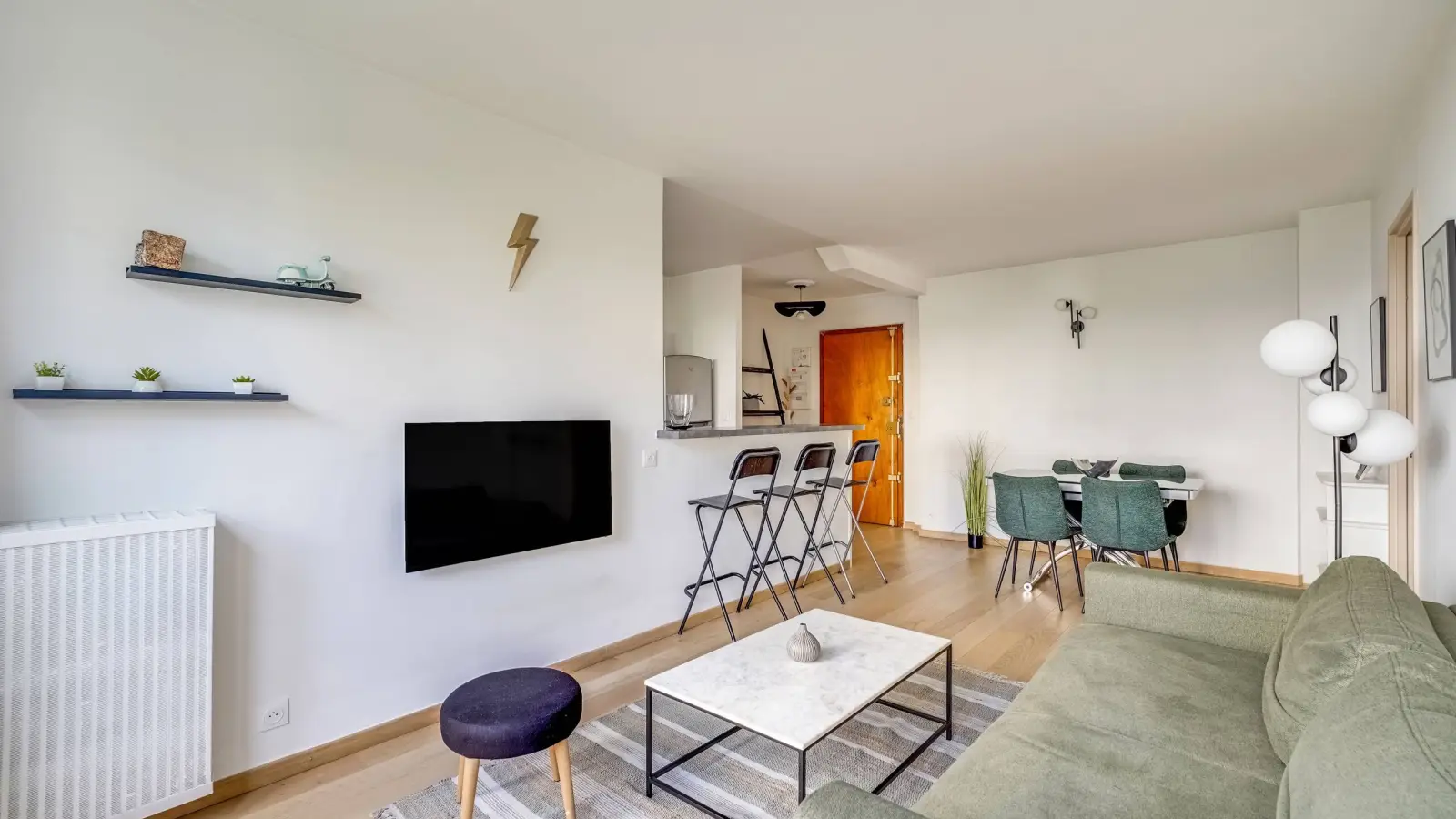 Flat Rue Léon Frot in Paris