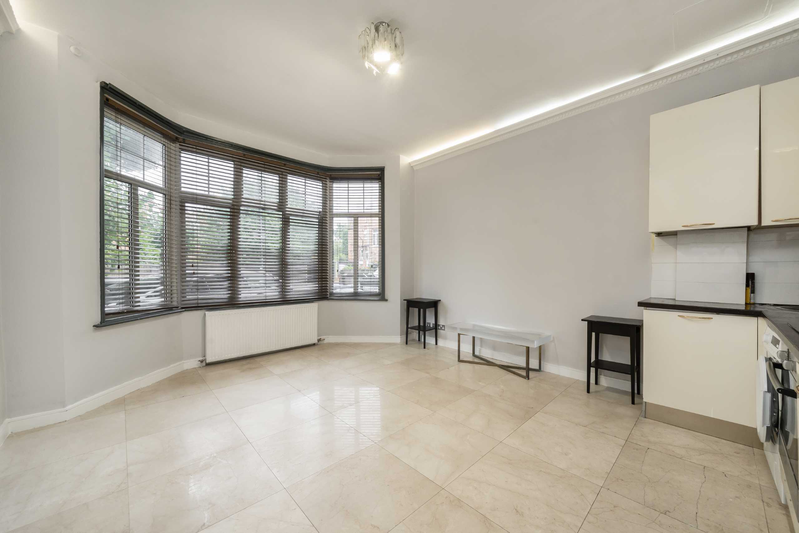 Flat Staverton Road in Greater London