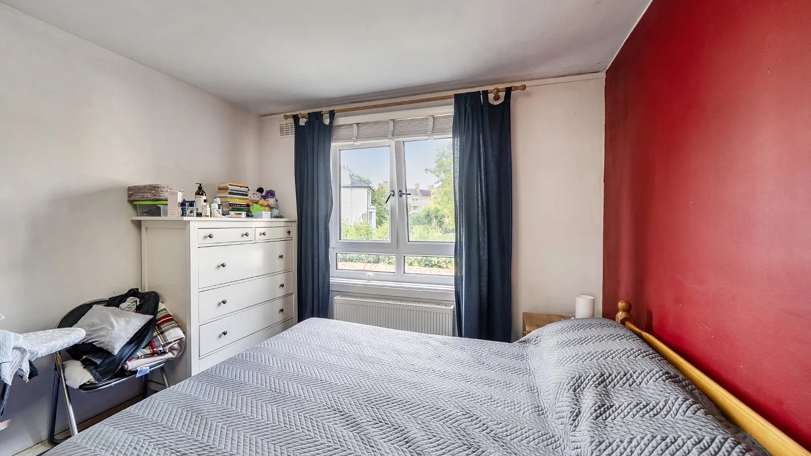Flat Moelwyn Hughes Court in Greater London
