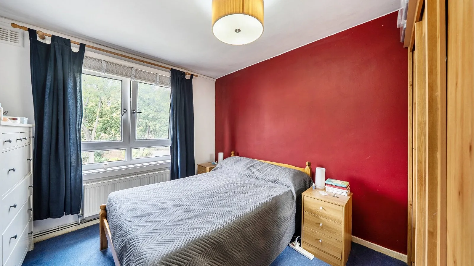 Flat Moelwyn Hughes Court in Greater London