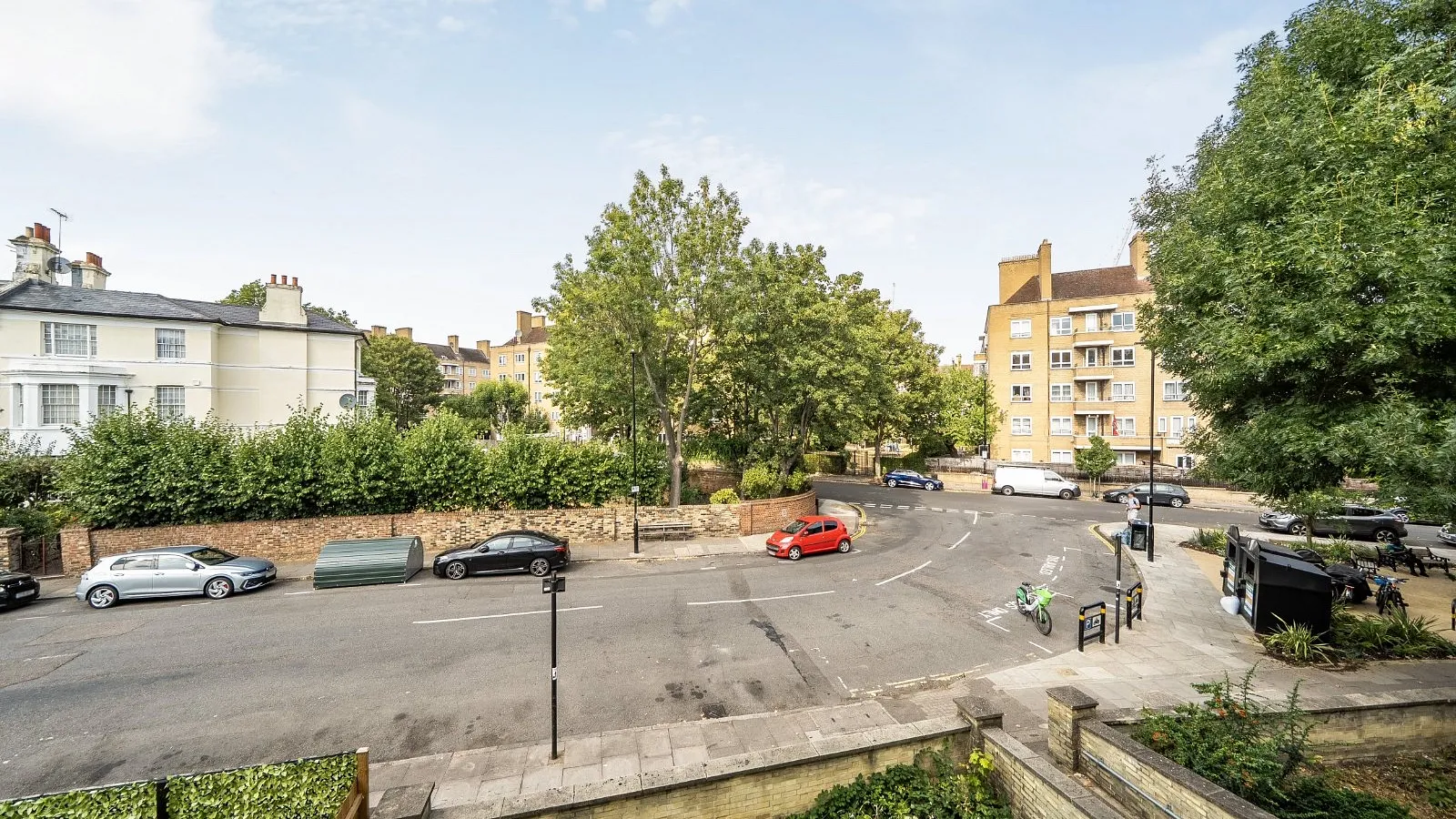 Flat Moelwyn Hughes Court in Greater London
