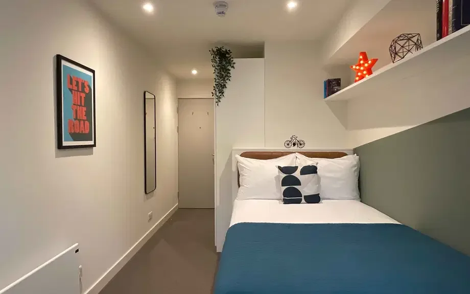 Room King's Mill Lane in Kirklees