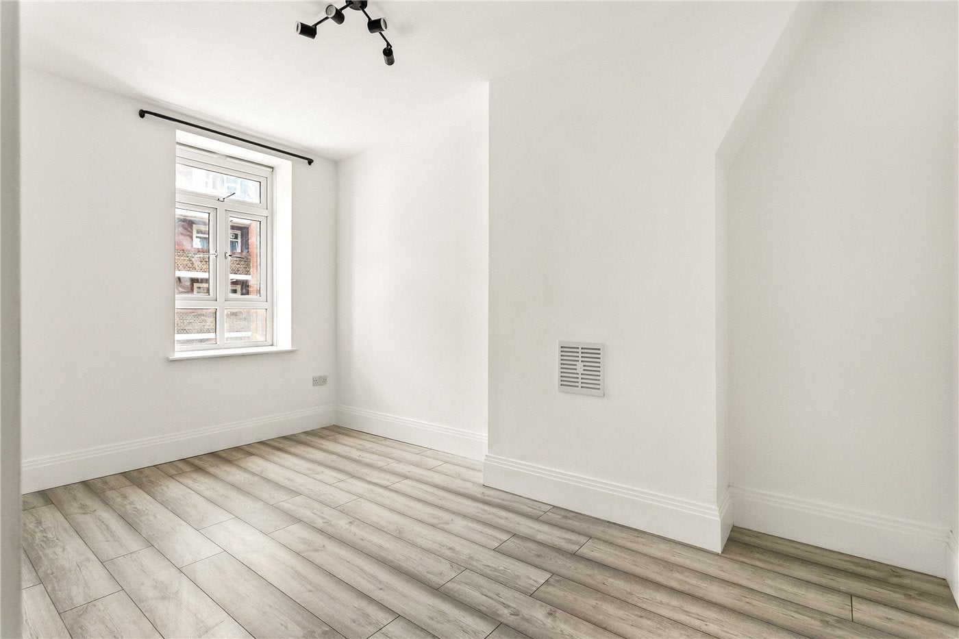 Flat Homerton Road in Greater London