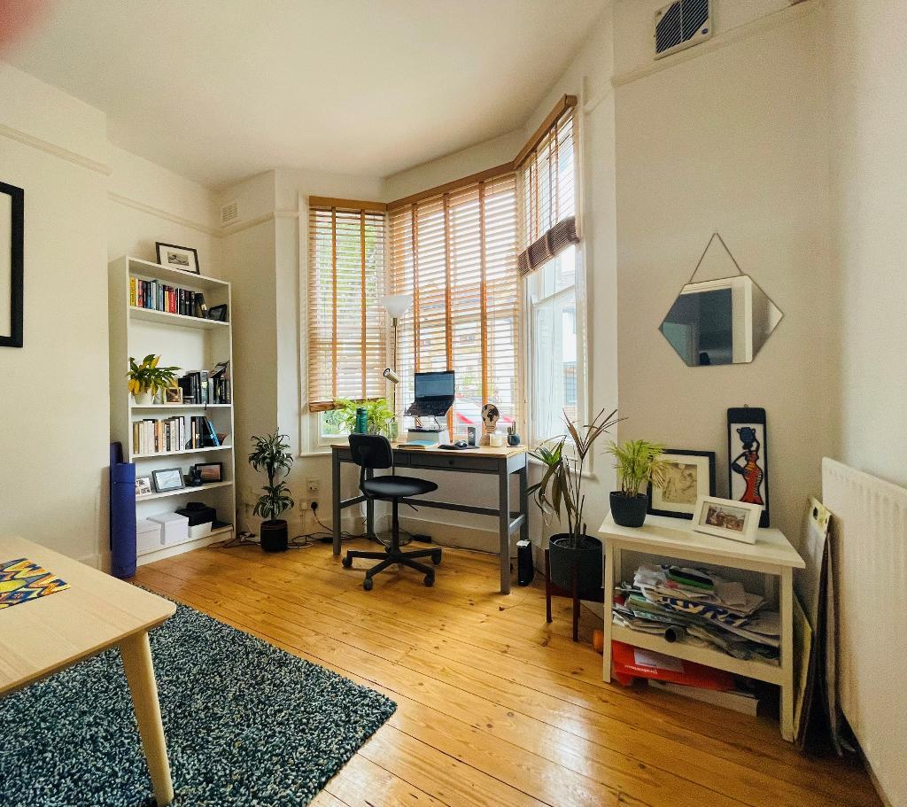 Flat Danby Street in Greater London