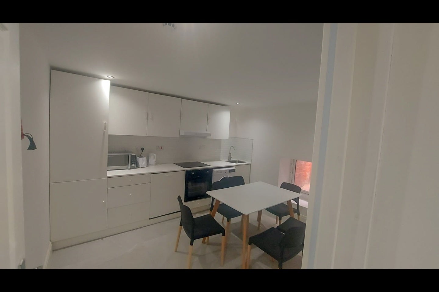 Room Abbey Hills Road in Oldham