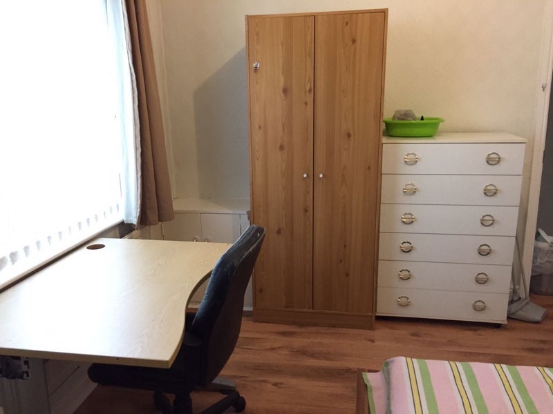 Room Polygon Avenue in Manchester
