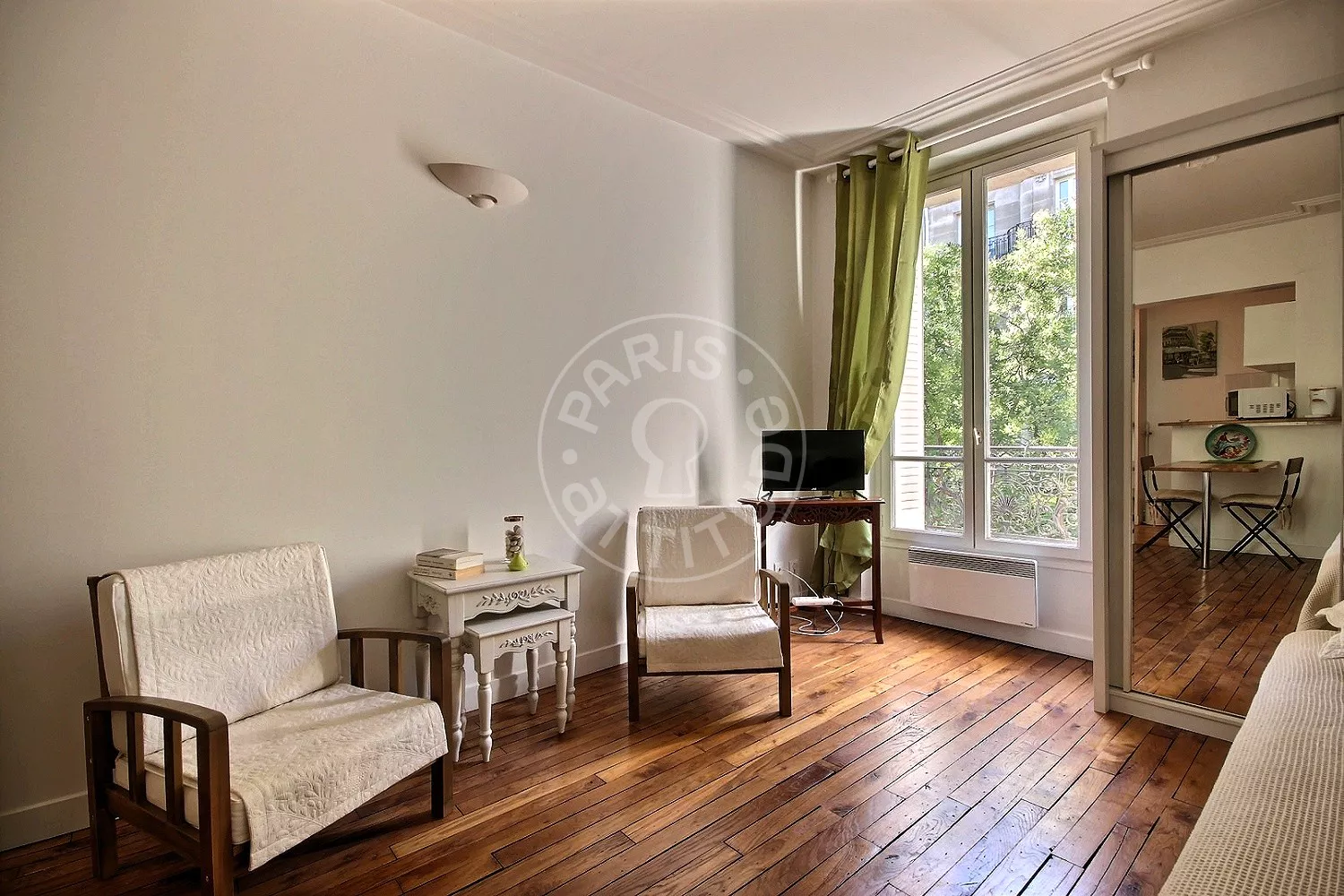 Flat Rue Caulaincourt in Paris