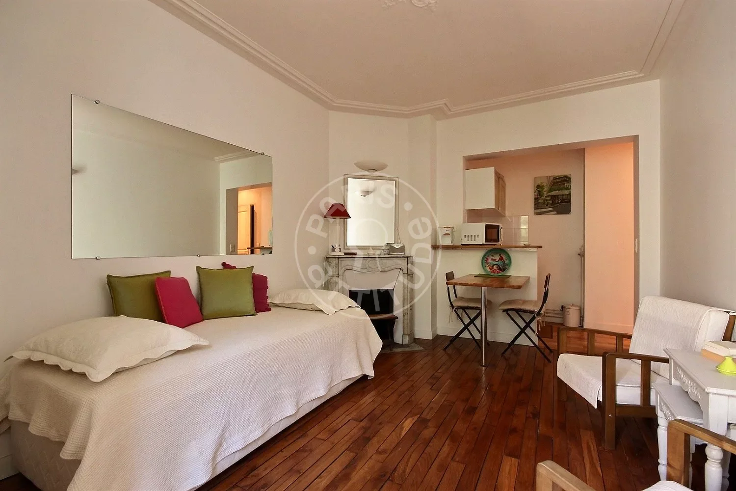 Flat Rue Caulaincourt in Paris