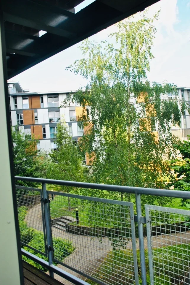 Flat Commonwealth Drive in Crawley