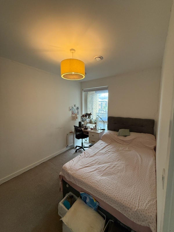 Room Rolling Mills Mews in Greater London