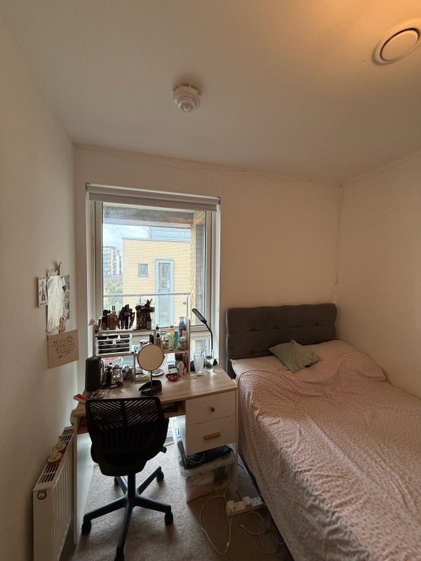 Room Rolling Mills Mews in Greater London