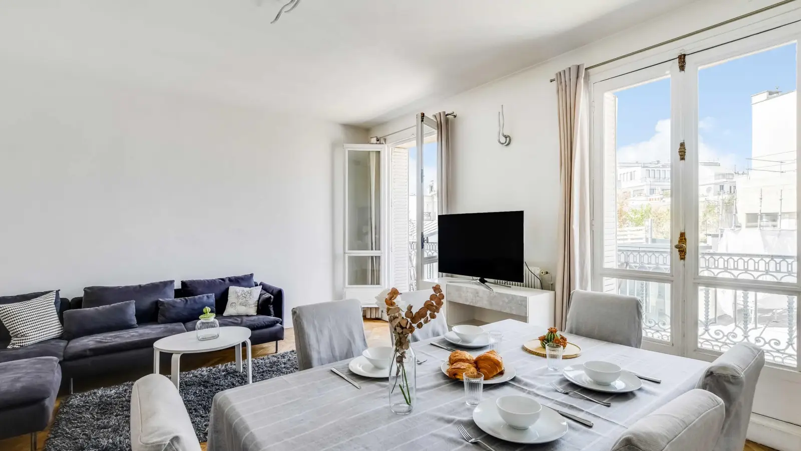 Appartement Rue du Colisée à Paris