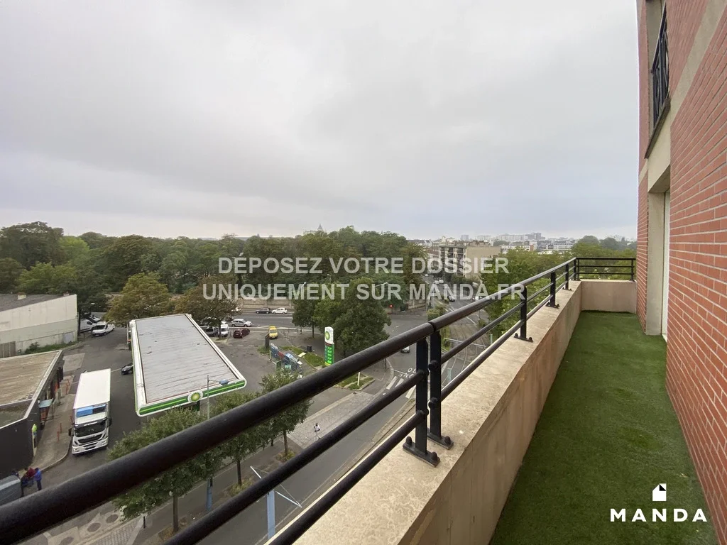 Flat Rue du Général Joinville in Saint-Denis