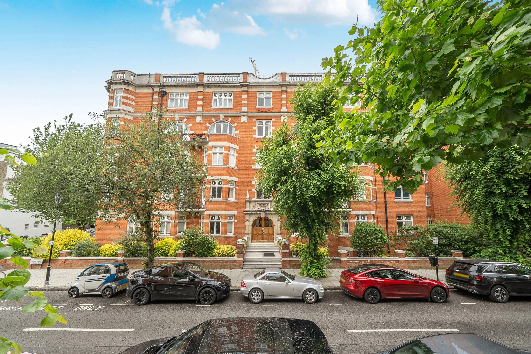 Flat Abingdon Villas in Greater London
