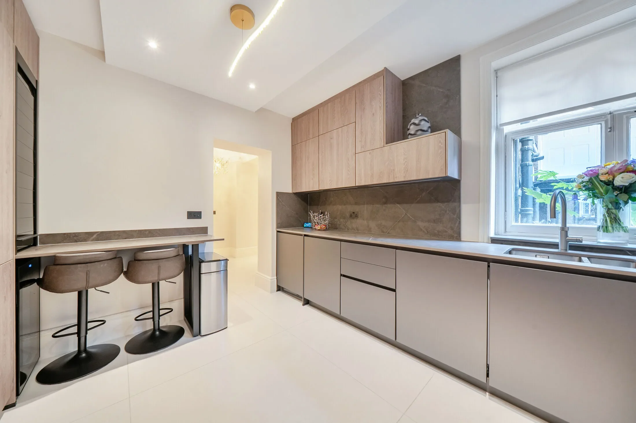 Flat Abingdon Villas in Greater London