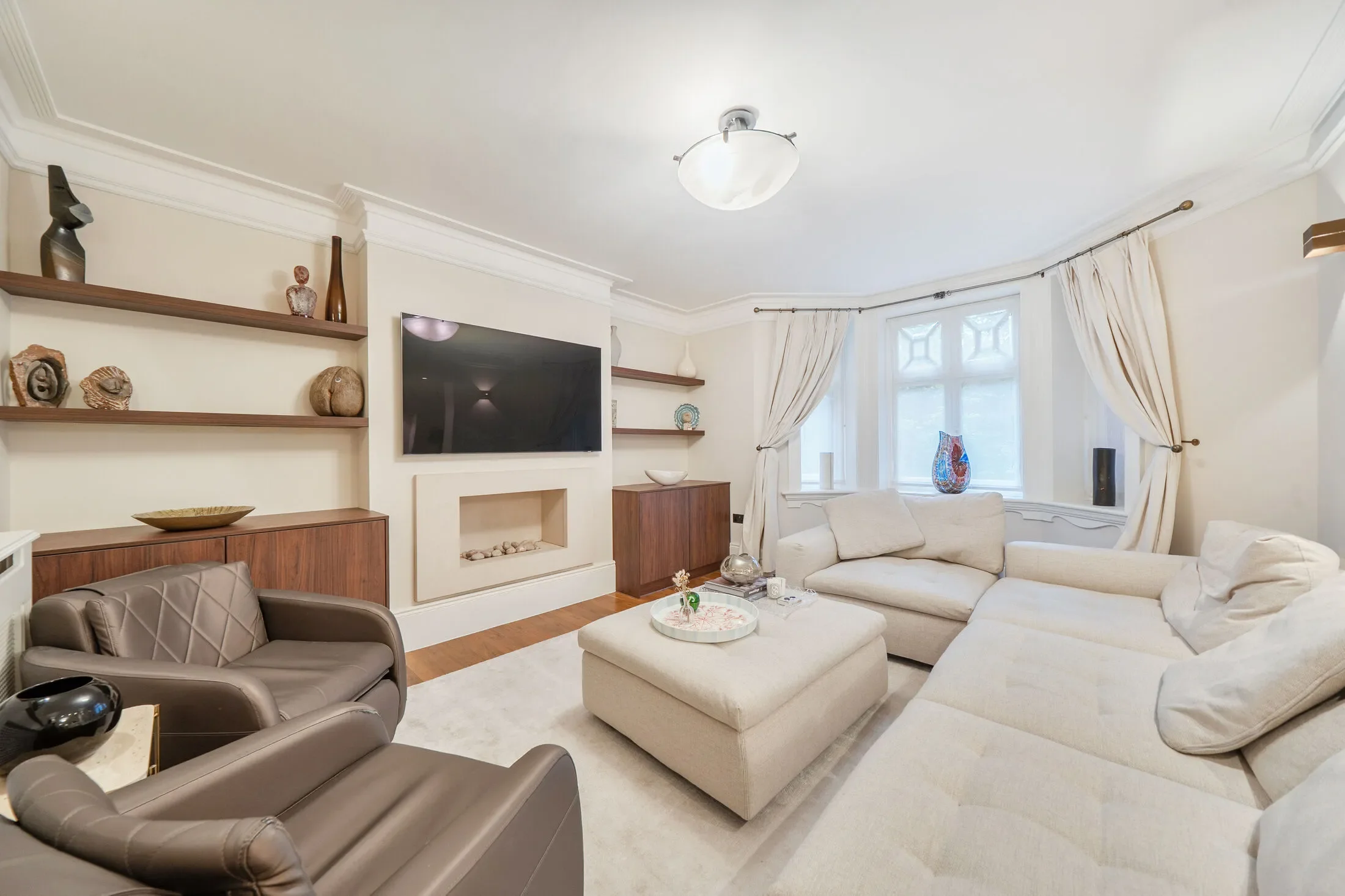 Flat Abingdon Villas in Greater London