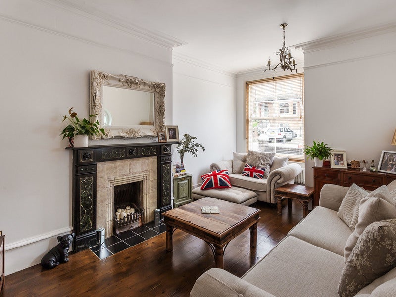 Flat Fengates Road in Reigate and Banstead
