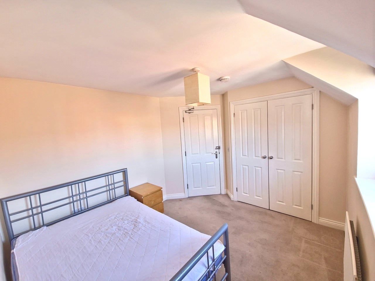 Room Millgrove Street in Blunsdon St Andrew